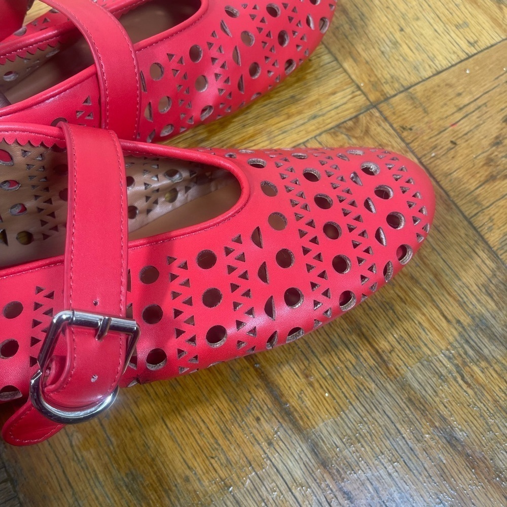 Mary Jane red Perforated Flats size 10 - Picture 4 of 5